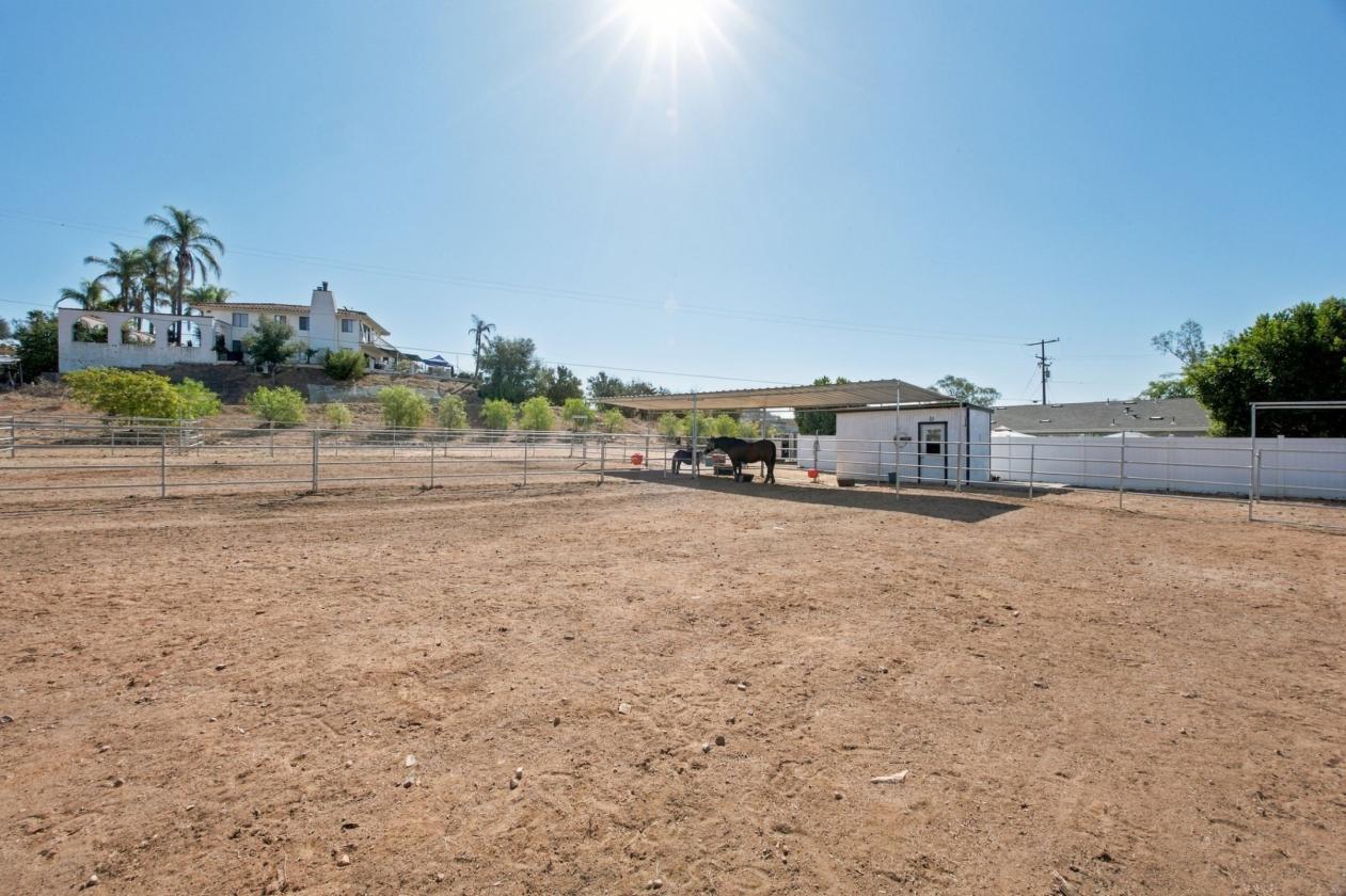 Modern Equestrian Living on 2.18 Acres - photo 27