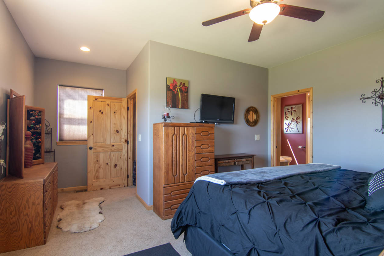 Horse property for sale with arena and great views Ronan, Lake County