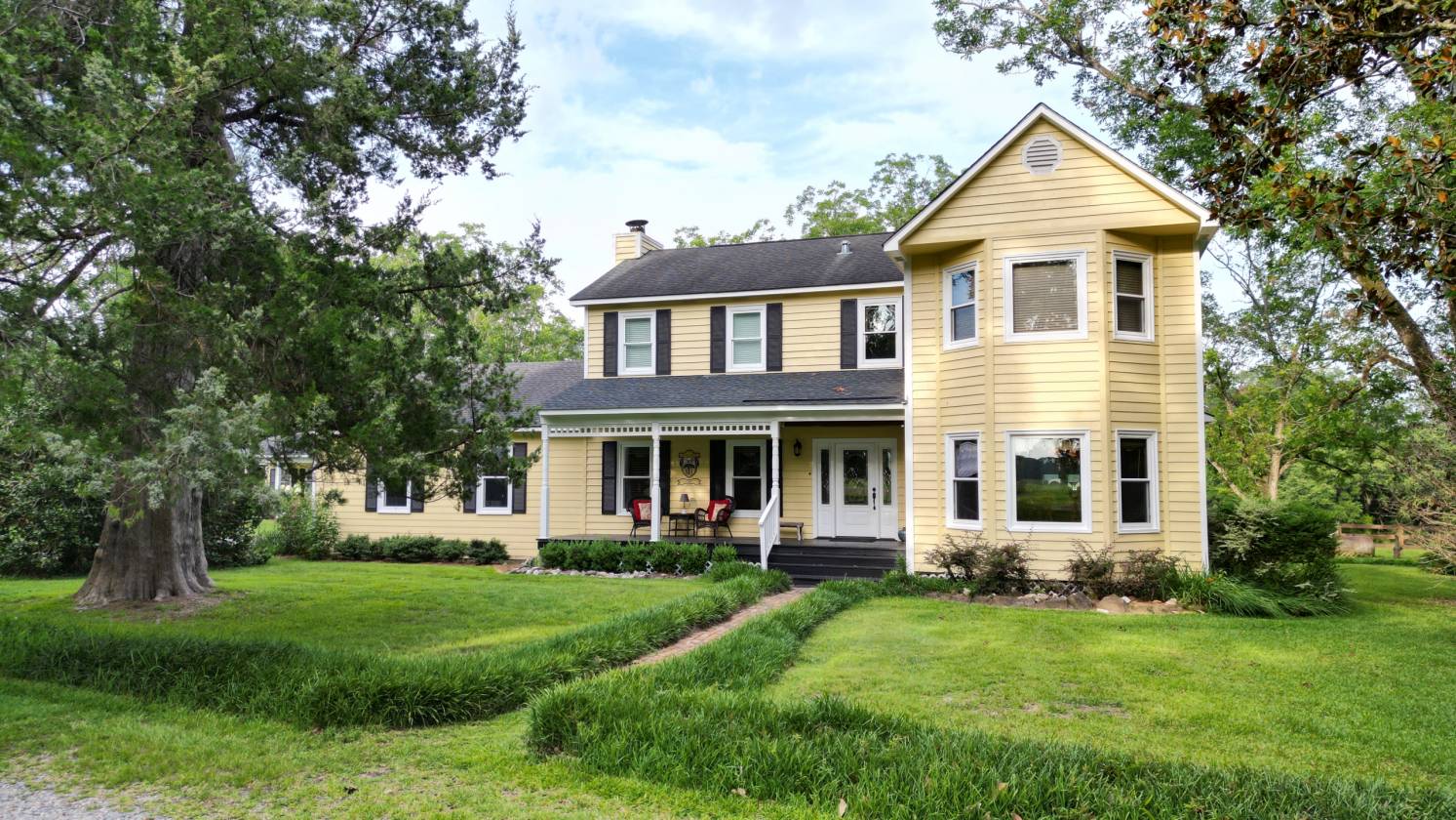 Horse Property for sale.