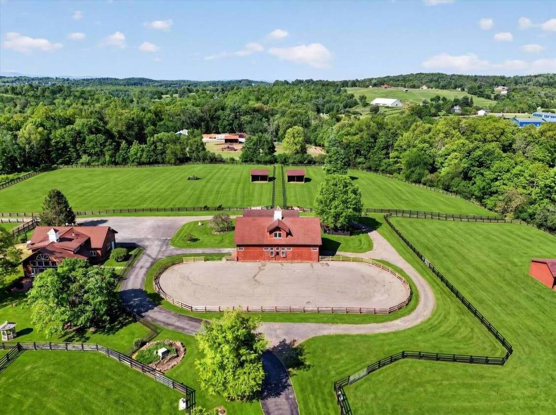 Stunning Hudson Valley Equestrian Estate - photo 1