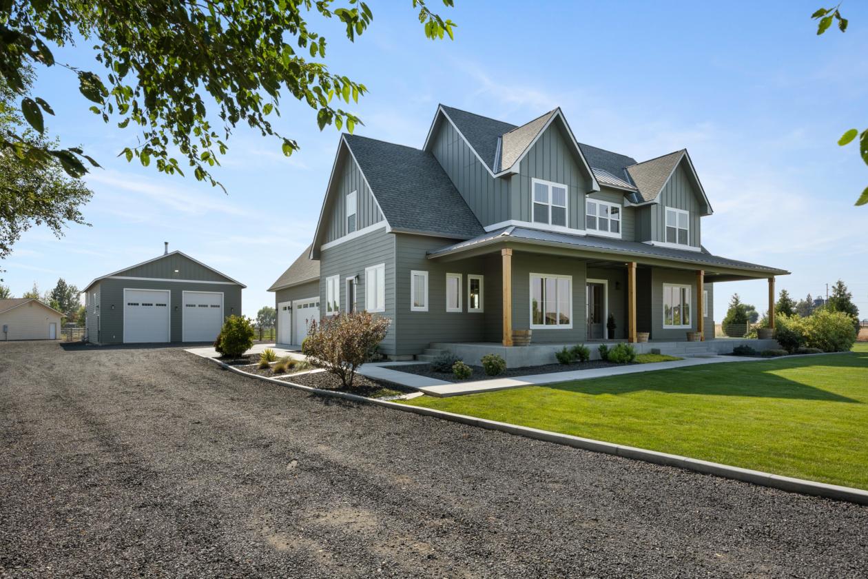Custom Home on 3.49 Acres With Shop - photo 22