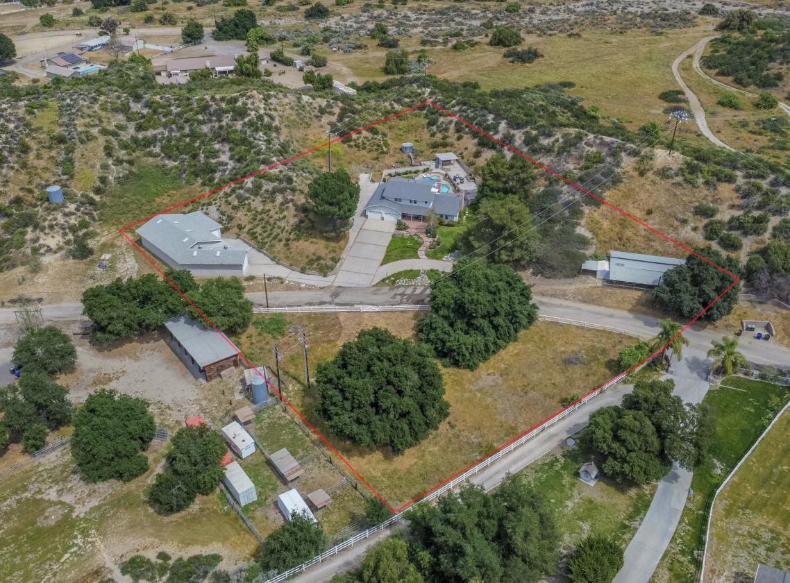 Sand Canyon Horse Property | 2.5 Acres & 4 Stalls - photo 3
