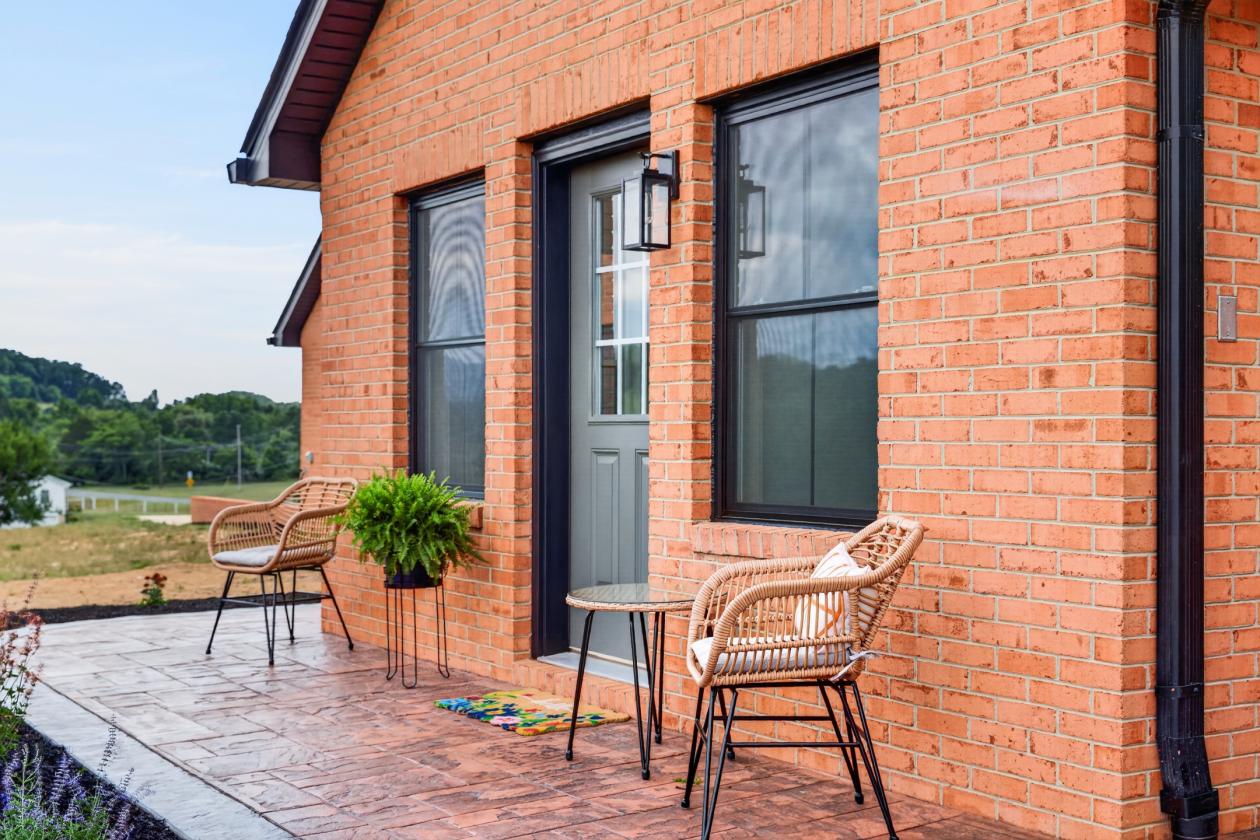 Luxury home with room for horses! - photo 27