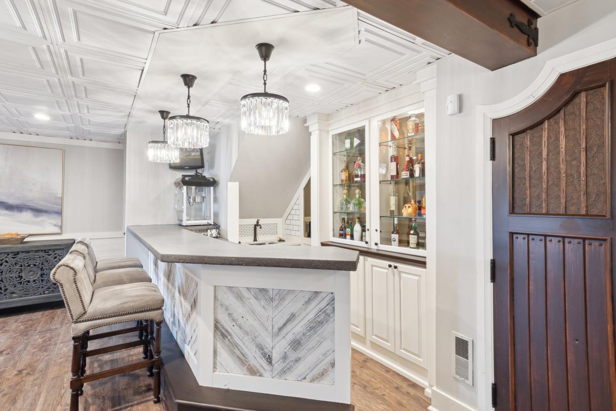 Beautiful equestrian estate on private all sports - photo 28