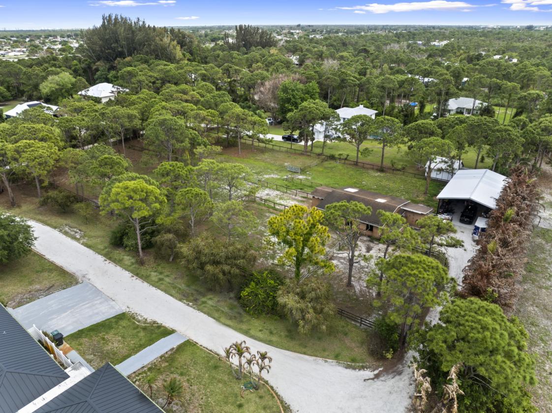 Beautifully updated 5 acre equestrian property - photo 22