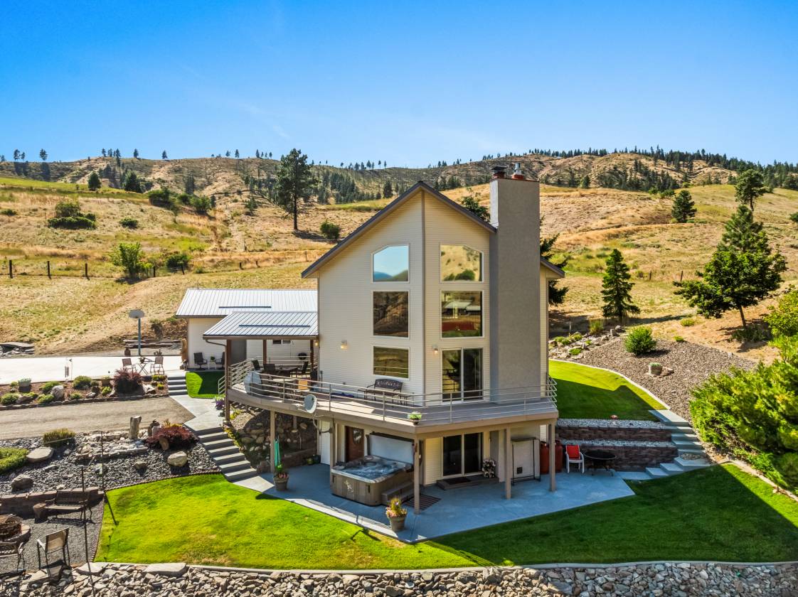 Horse Property for sale.