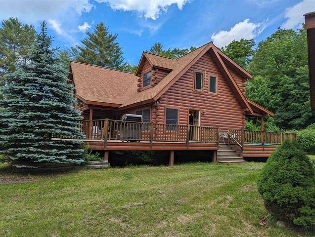 Beautifully crafted log cabin with lake frontage - photo 18