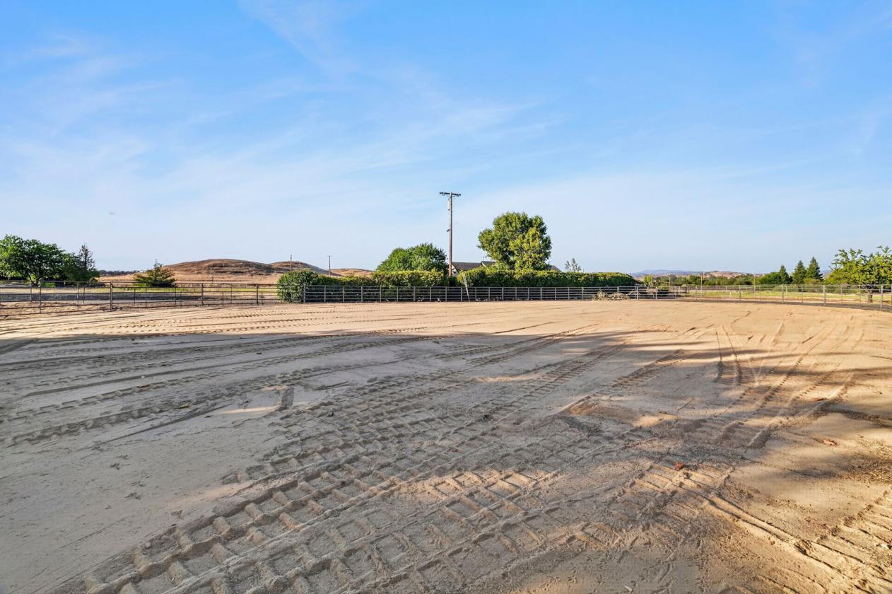 5 acre dream horse property and home! - photo 28