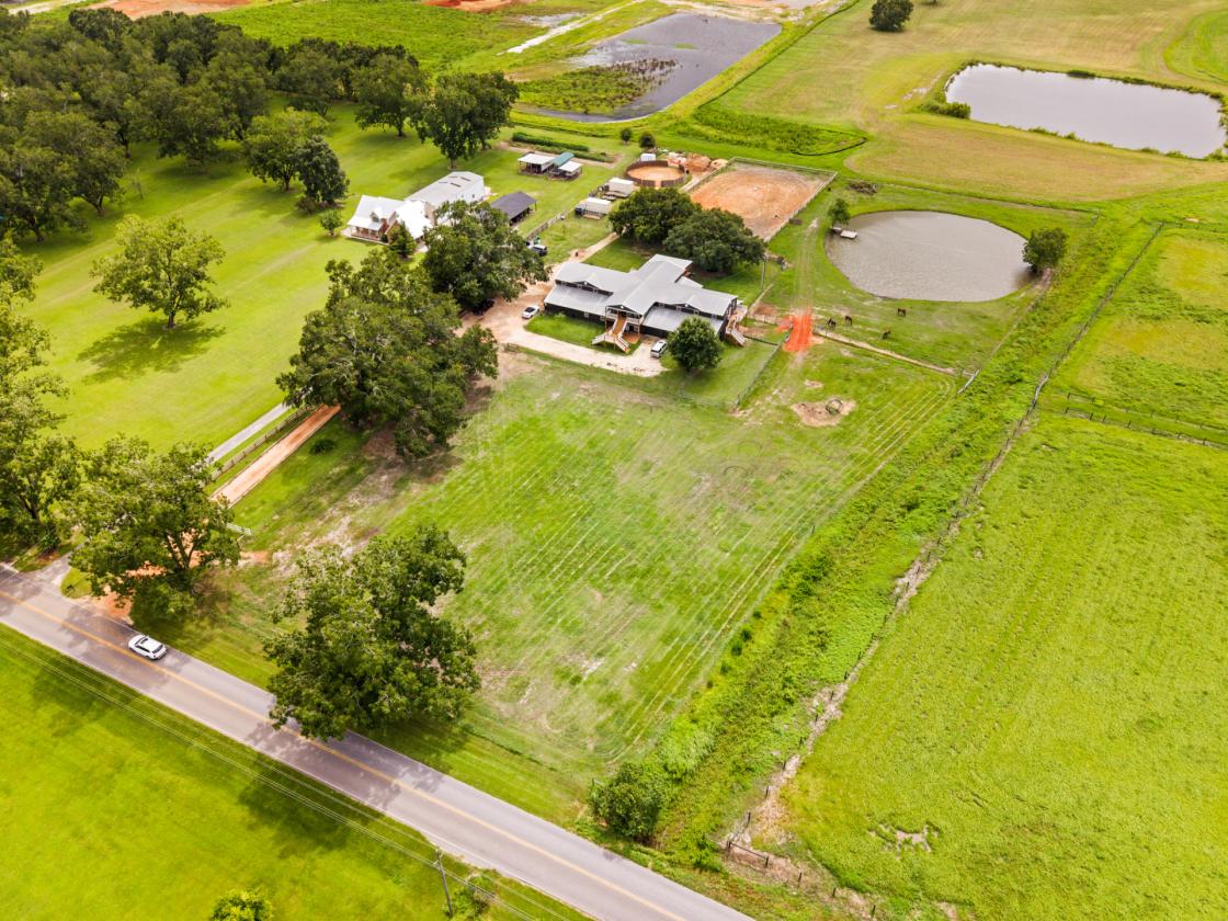 Turnkey Luxury Equestrian Estate - photo 8