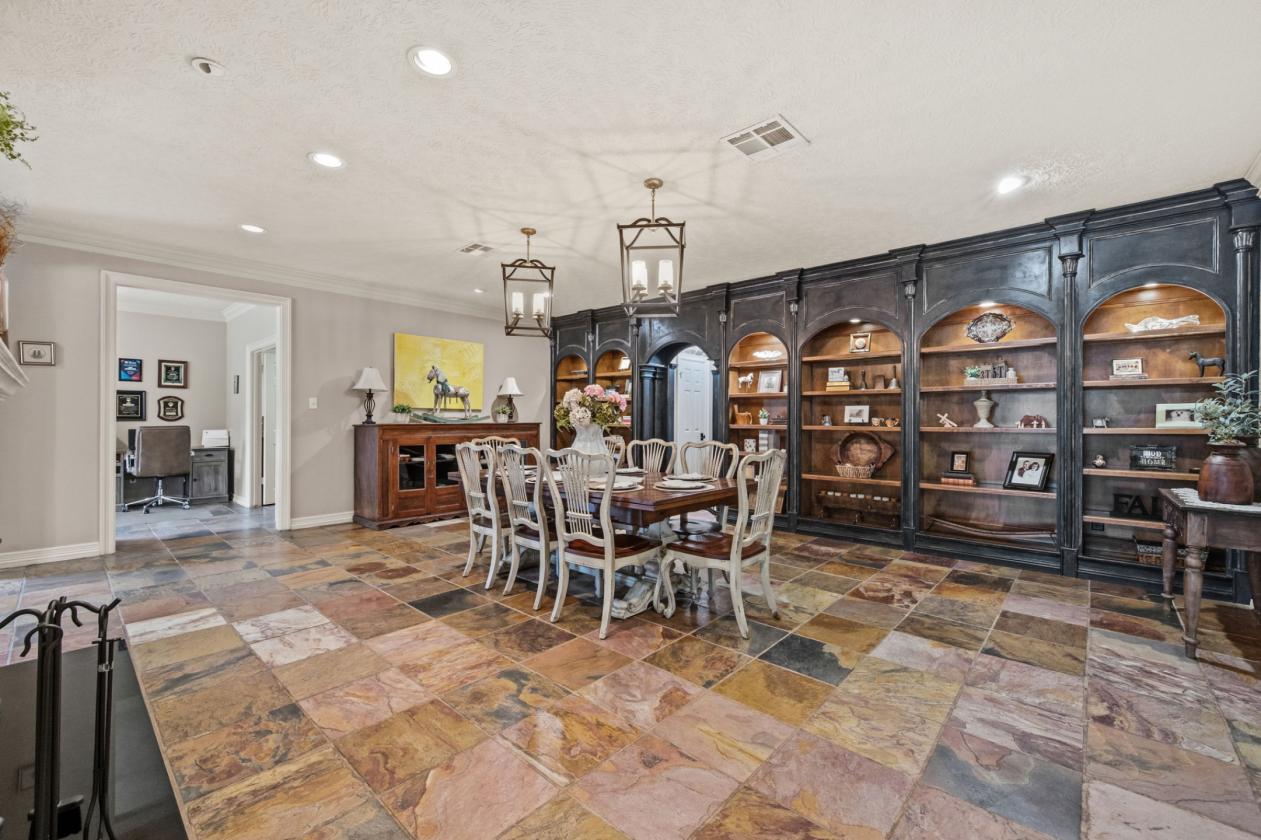 Extraordinary Luxury Equestrian Retreat on 7.1 AC - photo 8