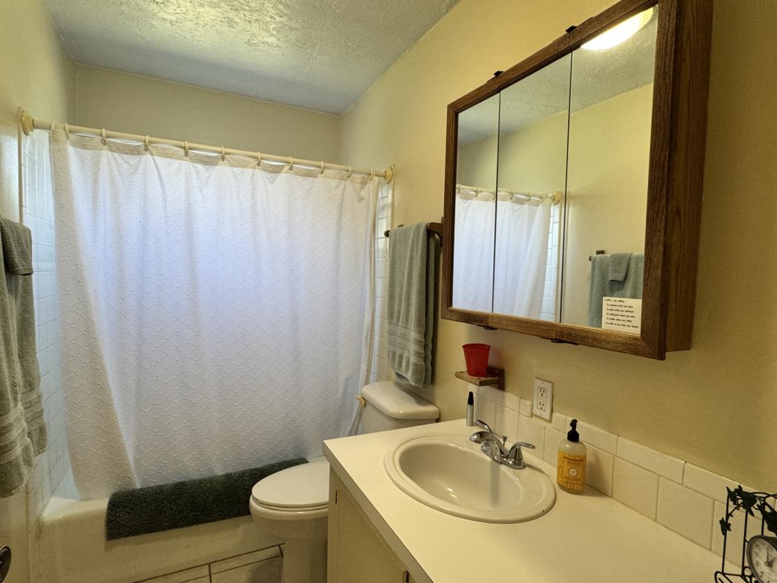 RARE OPPORTUNITY FOR PRIVACY, SPACE & CONVENIENCE - photo 14