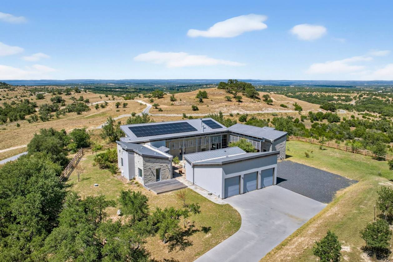 Modern Hill Country Estate with Panoramic Views - photo 2
