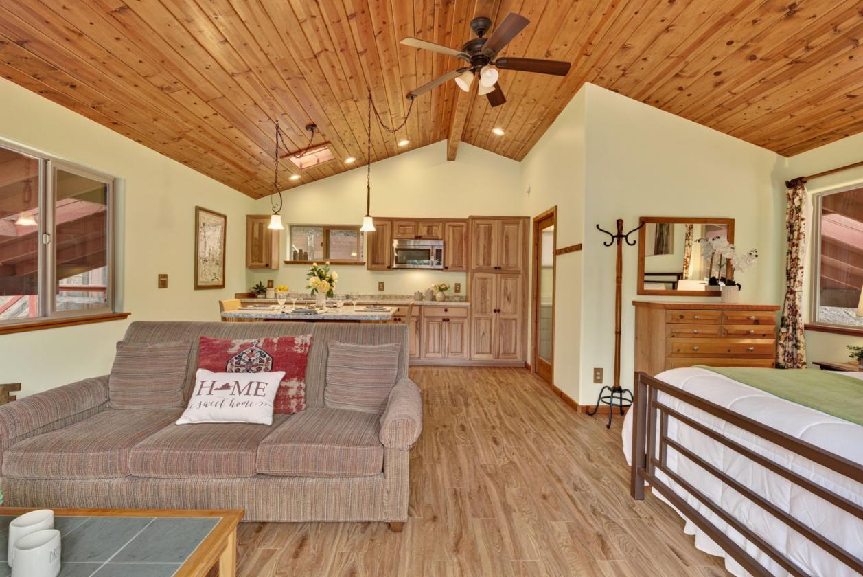 Exceptional Salinas Ranch:  Guest Quarters & Views - photo 25