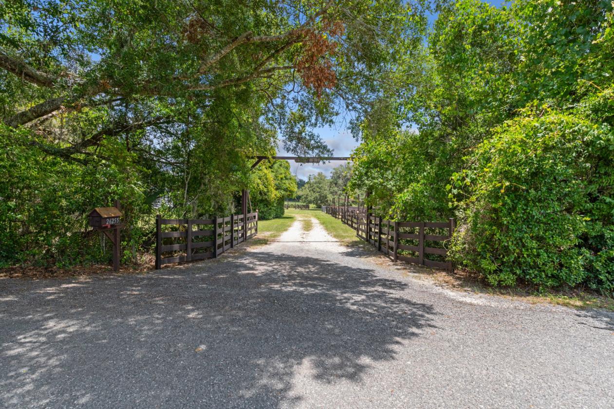 Equestrian opportunity on 2.5 AG-zoned acres - photo 4