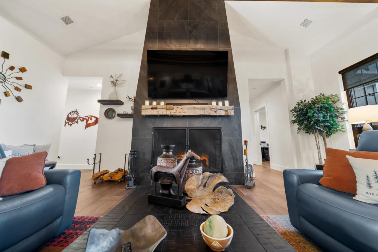 Unrivaled Luxury Legacy Estate with Amazing Views - photo 9
