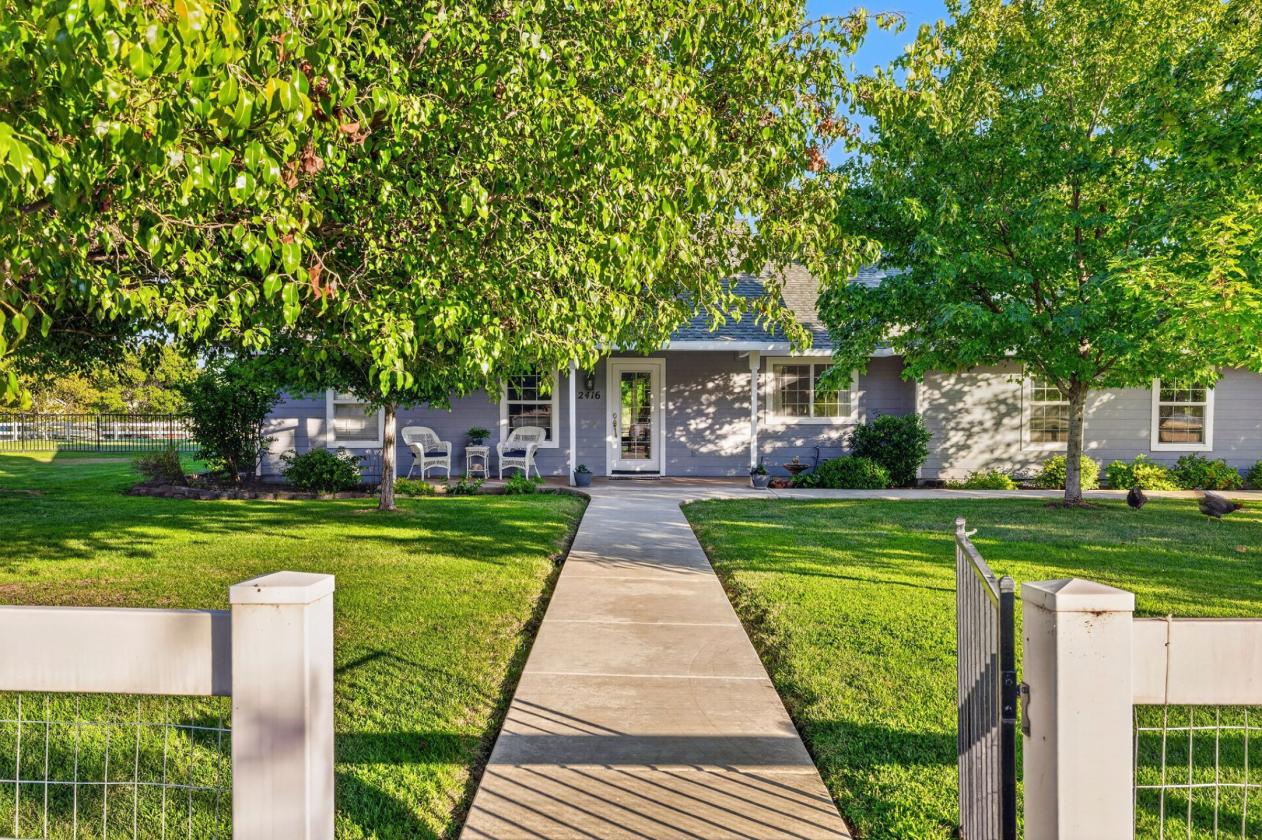 5 acre dream horse property and home! - photo 2