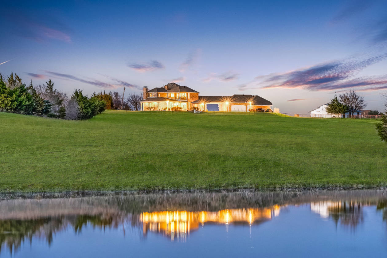 Rare opportunity for this spacious home atop the hill of... Rockwall