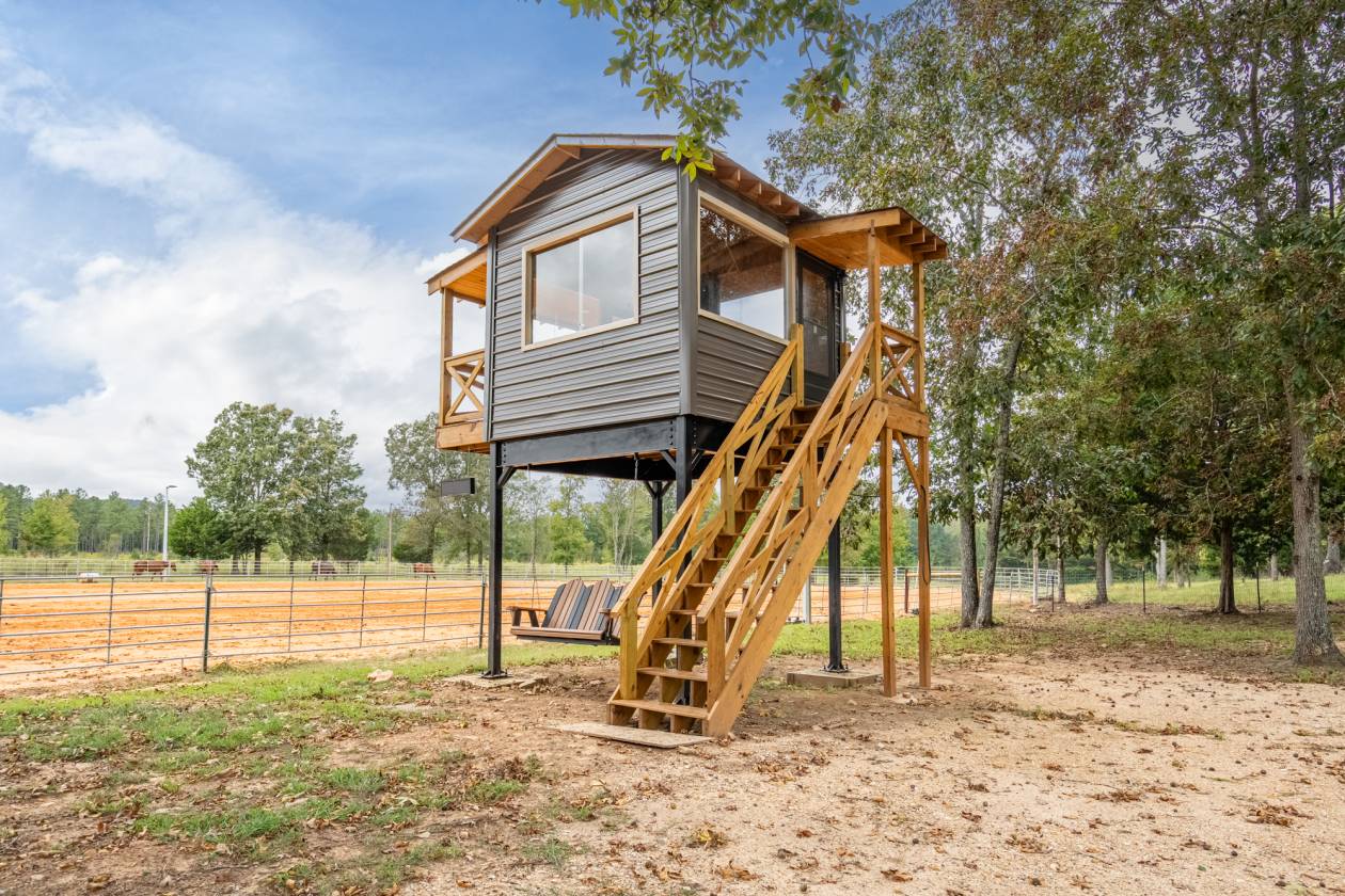 Dream Horse Facility: Custom Home, Arena & More - photo 26
