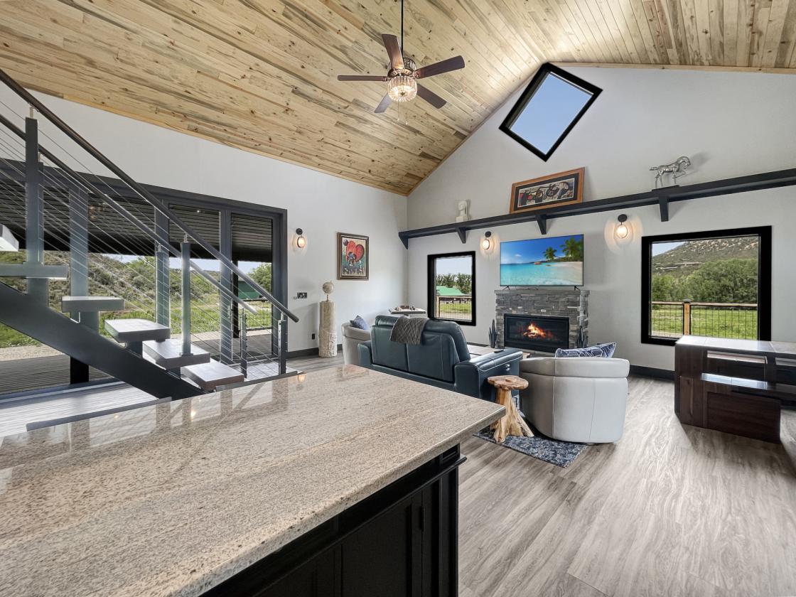 Show Stopper! 3 Home Luxury Horse Property - photo 26