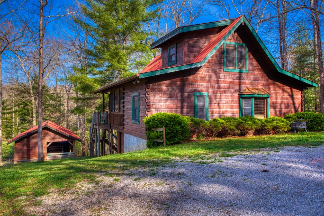 Direct Trail Access Cabin with 8.94 acres Spruce... Jamestown