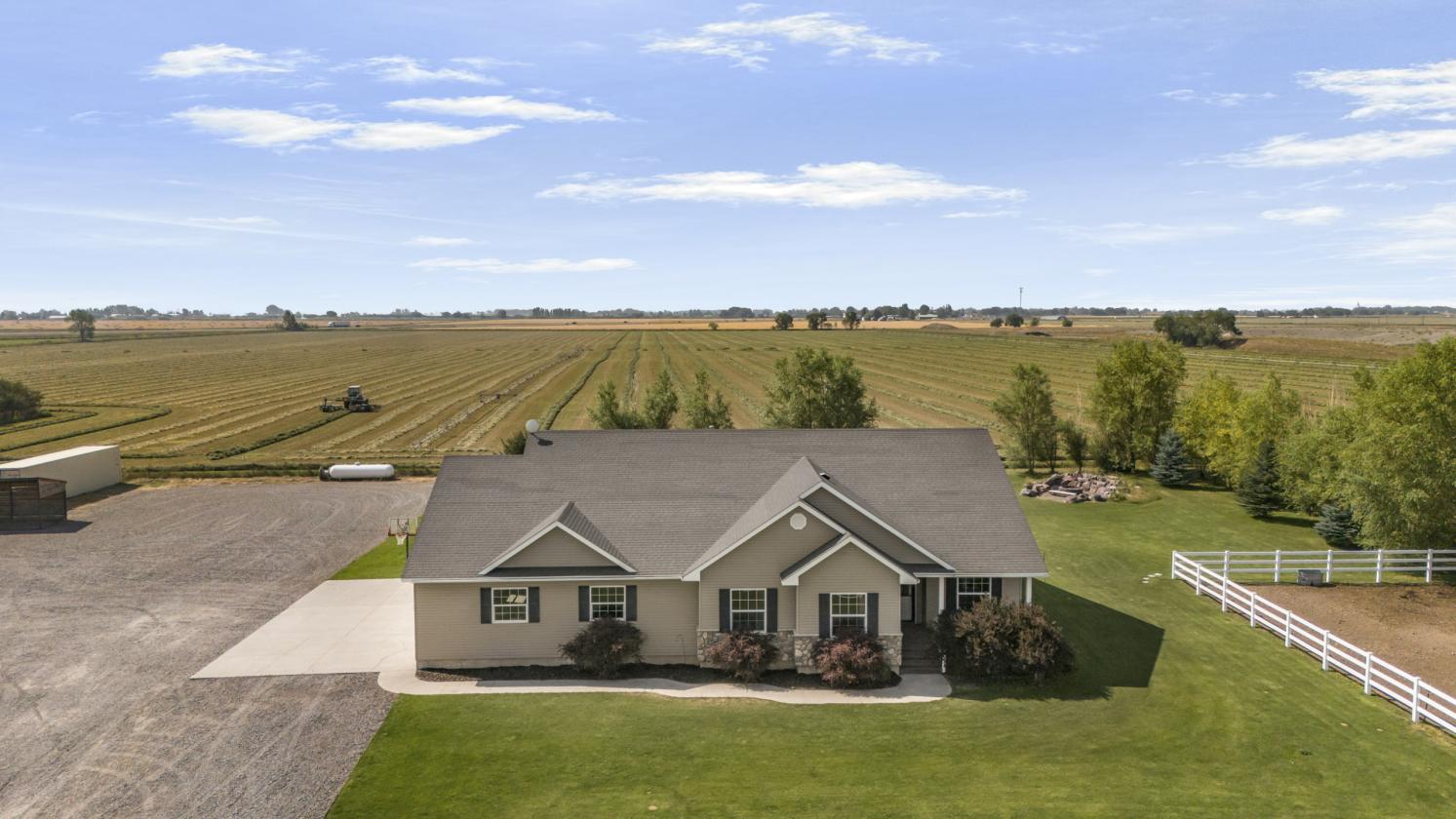 Quiet serenity in a convenient location!!! - photo 1