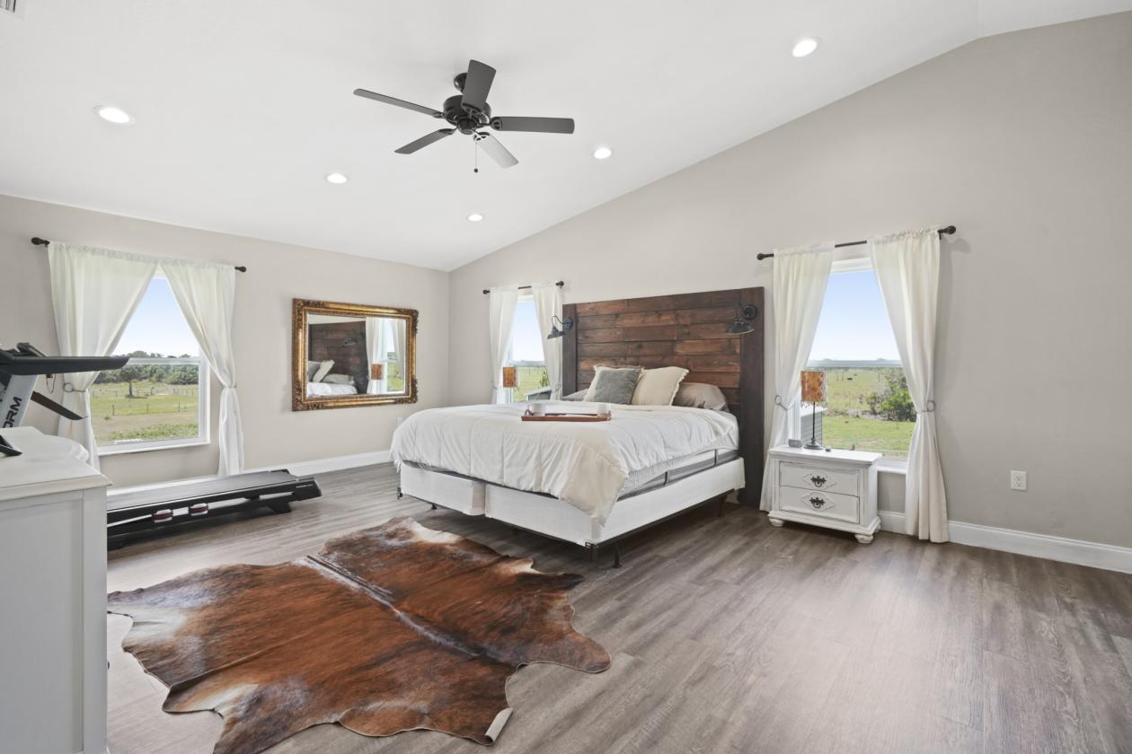 8 STALLS  •  8+ ACRES • ARENA • TURNKEY HOME - photo 16