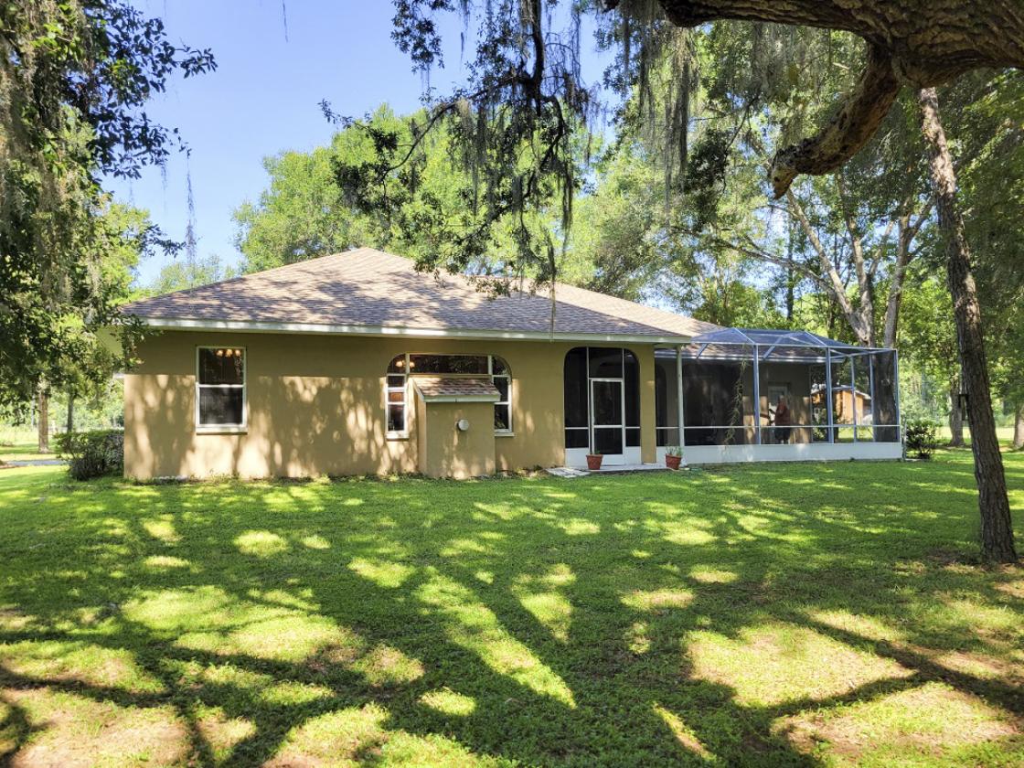 Looking for Old Florida vibes with modern amenities - photo 29