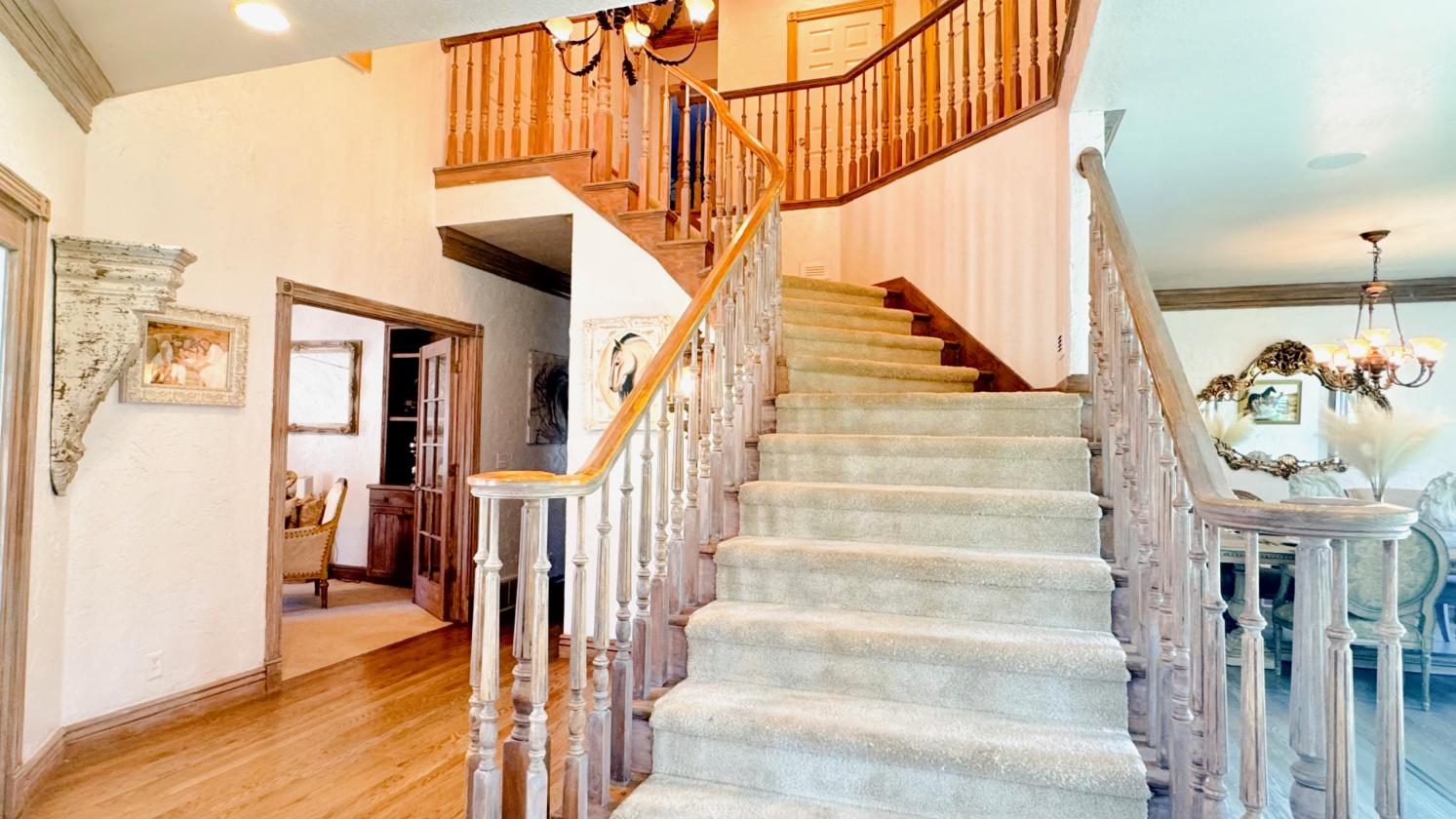 Enchanting Equestrian Estate with Covered Riding Arena - photo 14