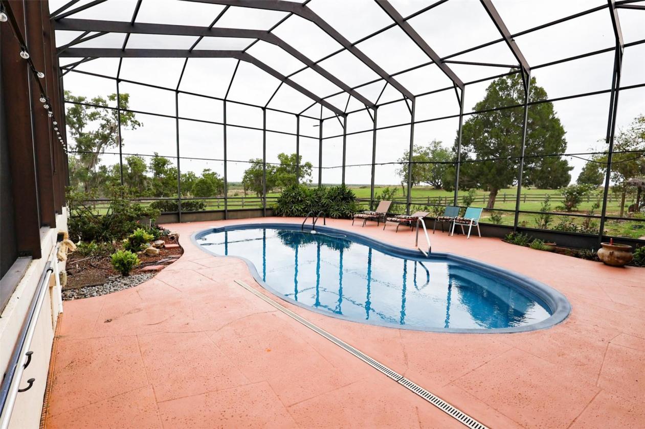 A BEAUTIFULLY SECLUDED 30 ACRE EQUESTRIAN ESTATE - photo 25