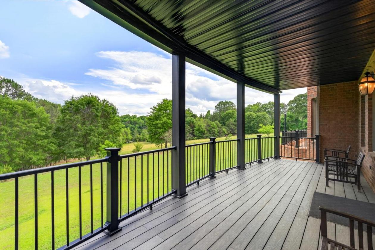 Lake Front Manor! - photo 17