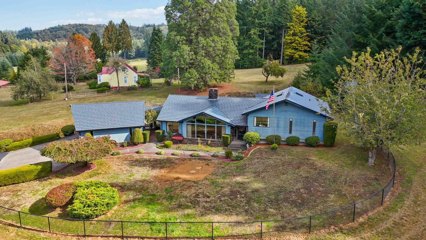 5-Acre Equestrian Retreat on Abernathy Creek - photo 3