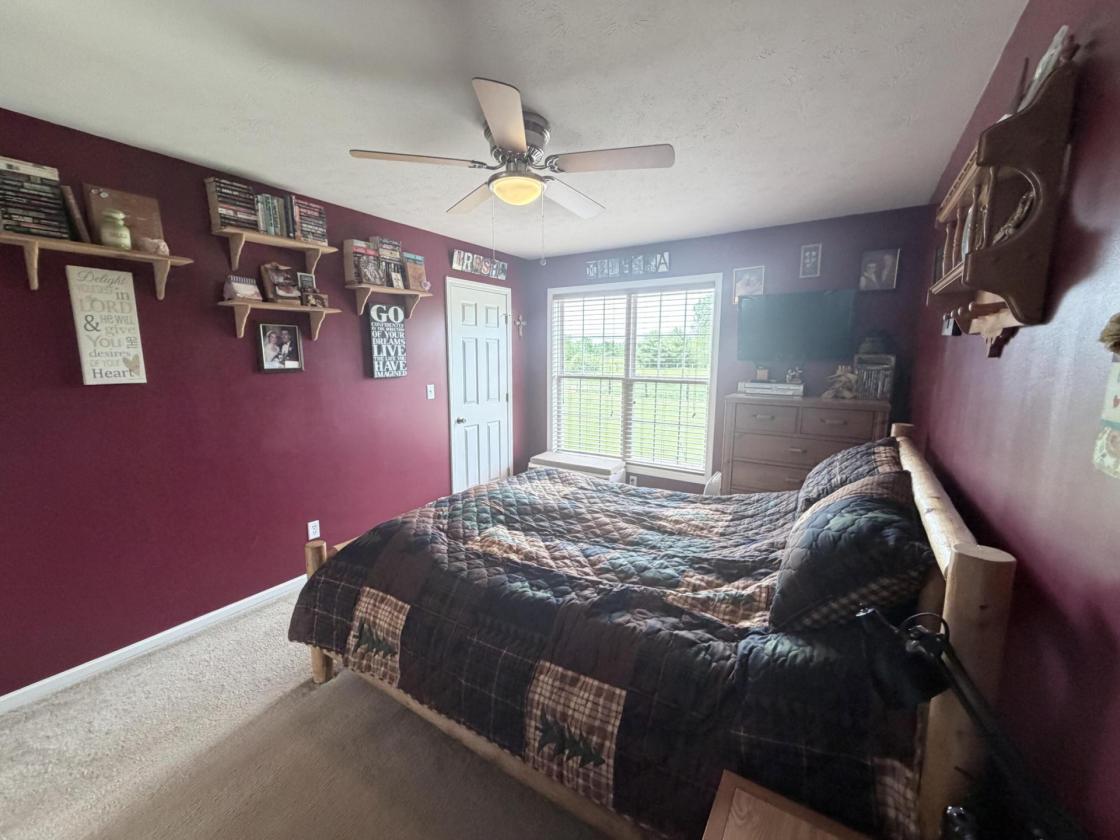 Beautiful Home on 15 Acres!! - photo 18