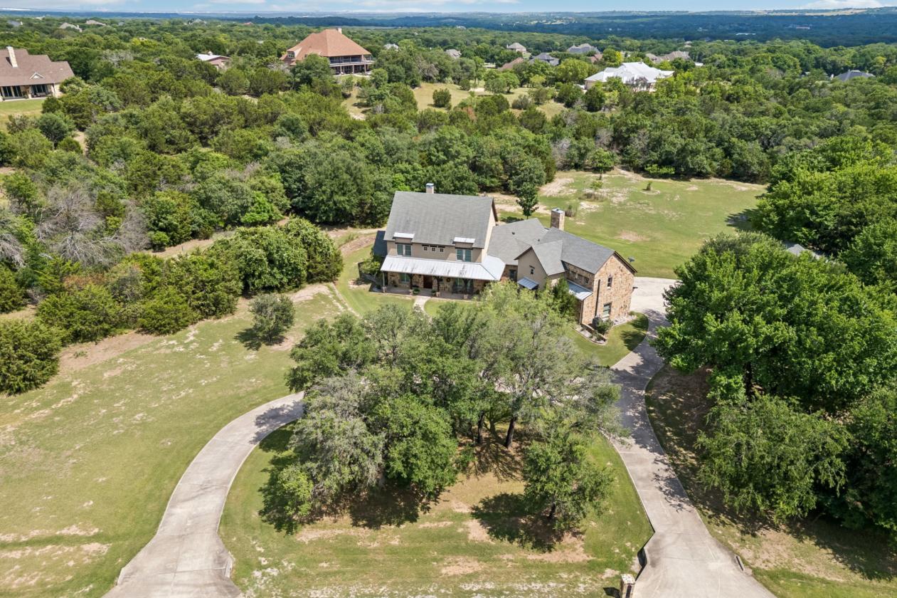 Hill Country Farmhouse Equestrian Estate 6.5 acres - photo 6