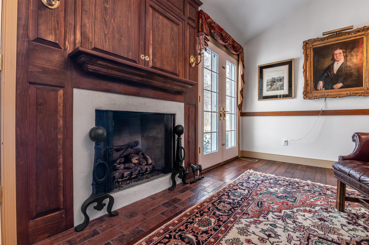 Timeless Colonial Charm - photo 20