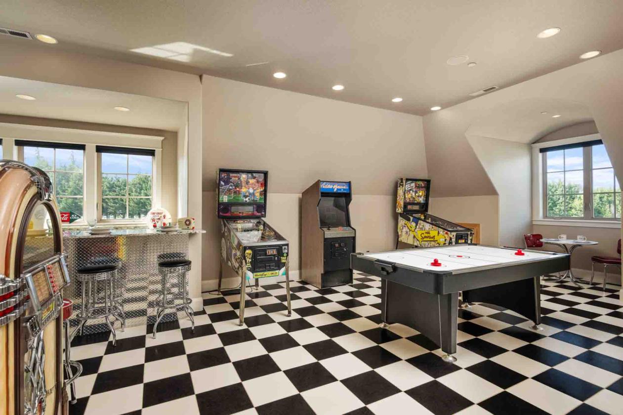 Luxury Equestrian Estate with Indoor Arena - photo 21