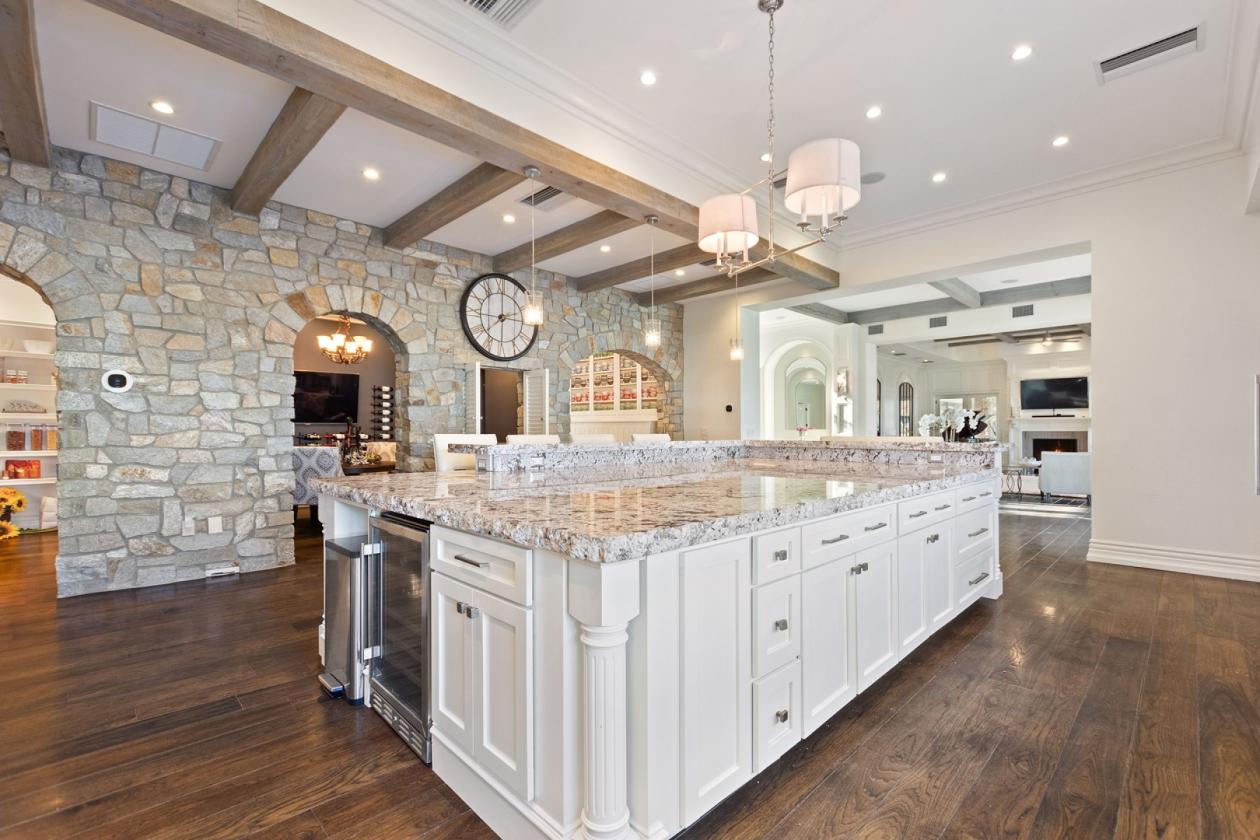 Zoelyon | Equestrian Estate with 5 Stall Barn - photo 9