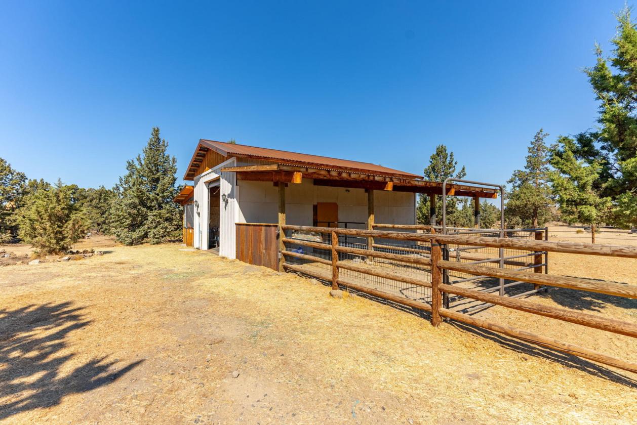 Private 40 Acre Equestrian Property - photo 7
