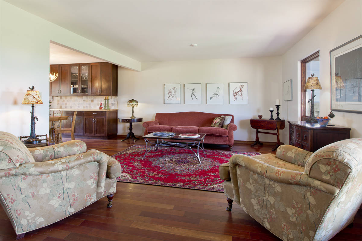 Rare Equestrian Ranch in the Taos Valley with Water Rights Taos, Taos