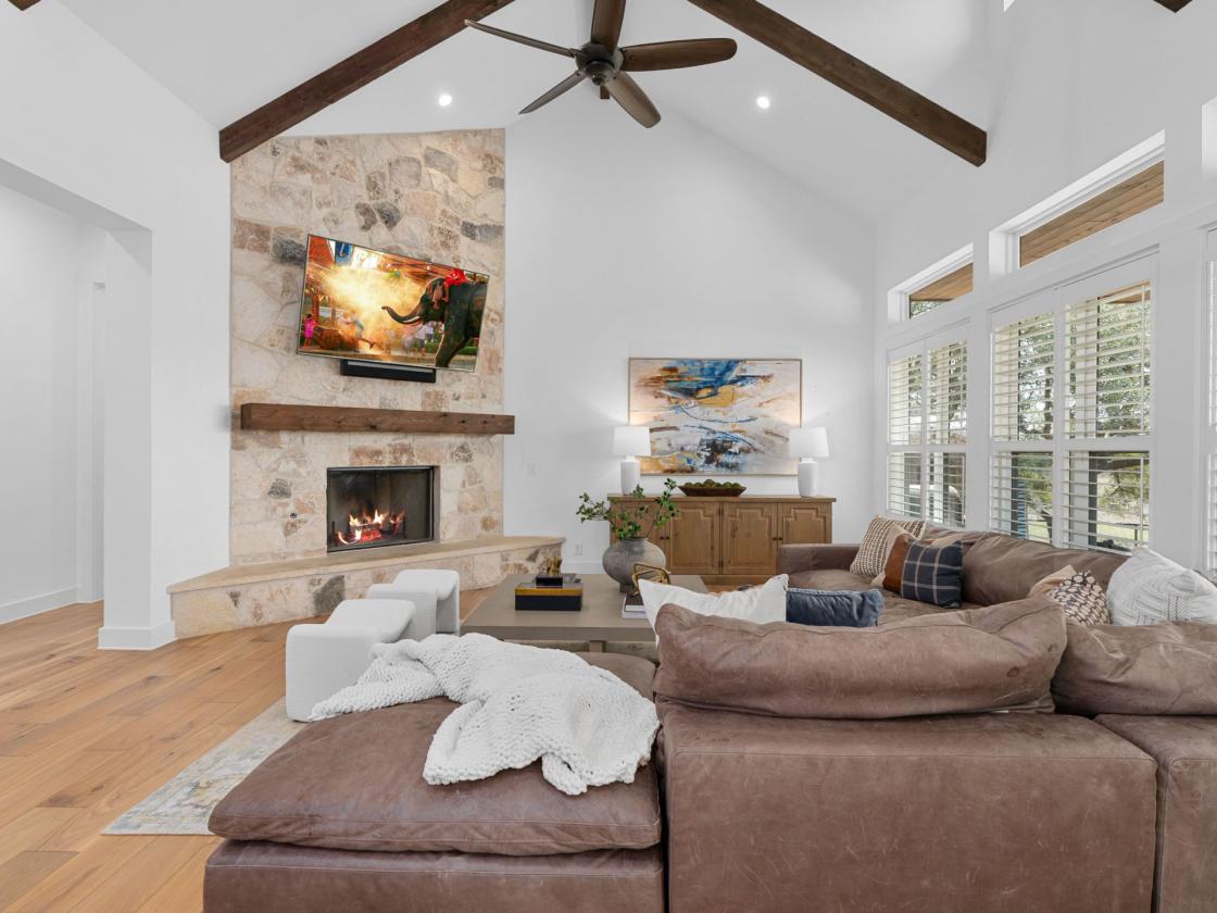 Hill Country Showcase Home Plus Horse Barn - photo 7