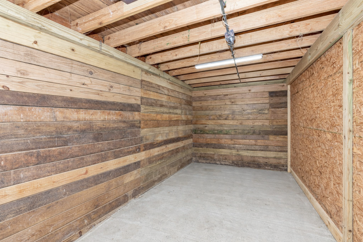 26 -Ac Horse Facility - Apartment, Lounge, etc - photo 18