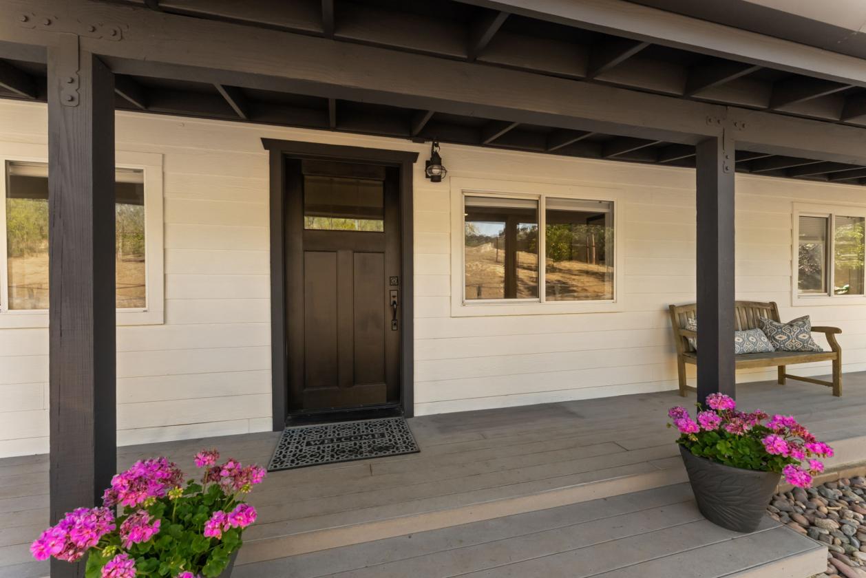Beautiful 8.02-acre equestrian property - photo 4