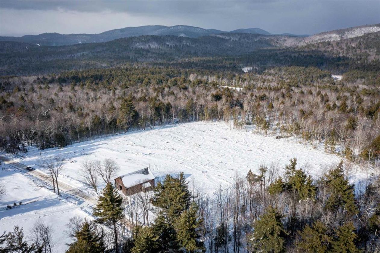 Fabulous Mountain Views, 33 Acres, and Barn! - photo 3