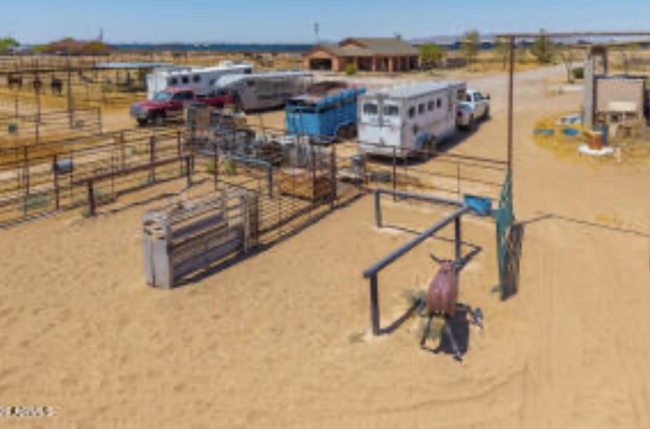 7.23 IRRIGATED ACRES, Arena, Workshop, Casita - photo 18