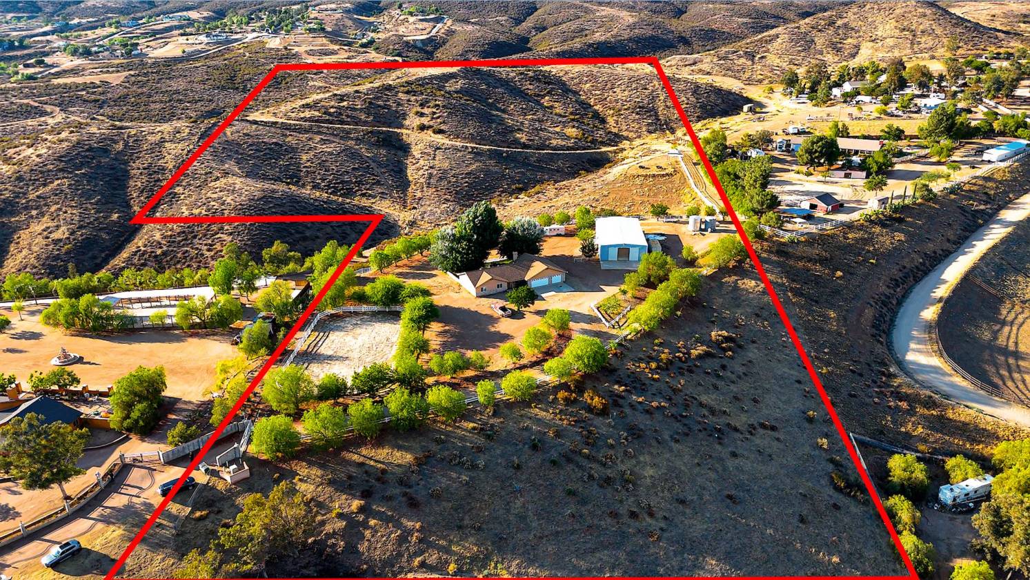 Rare Hilltop, Equestrian Estate - photo 2