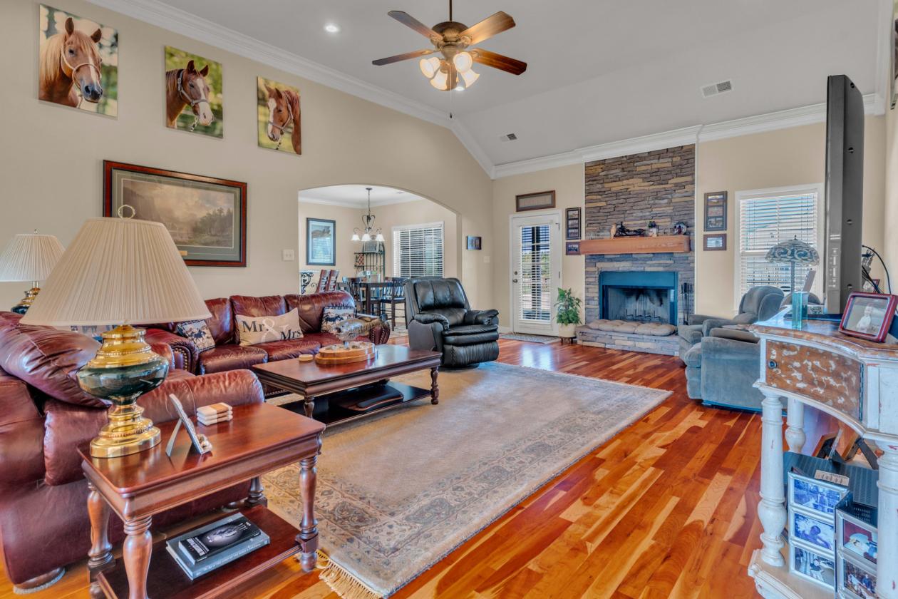 Triple E Ranch | 34.5 Acre Equestrian Estate - photo 10