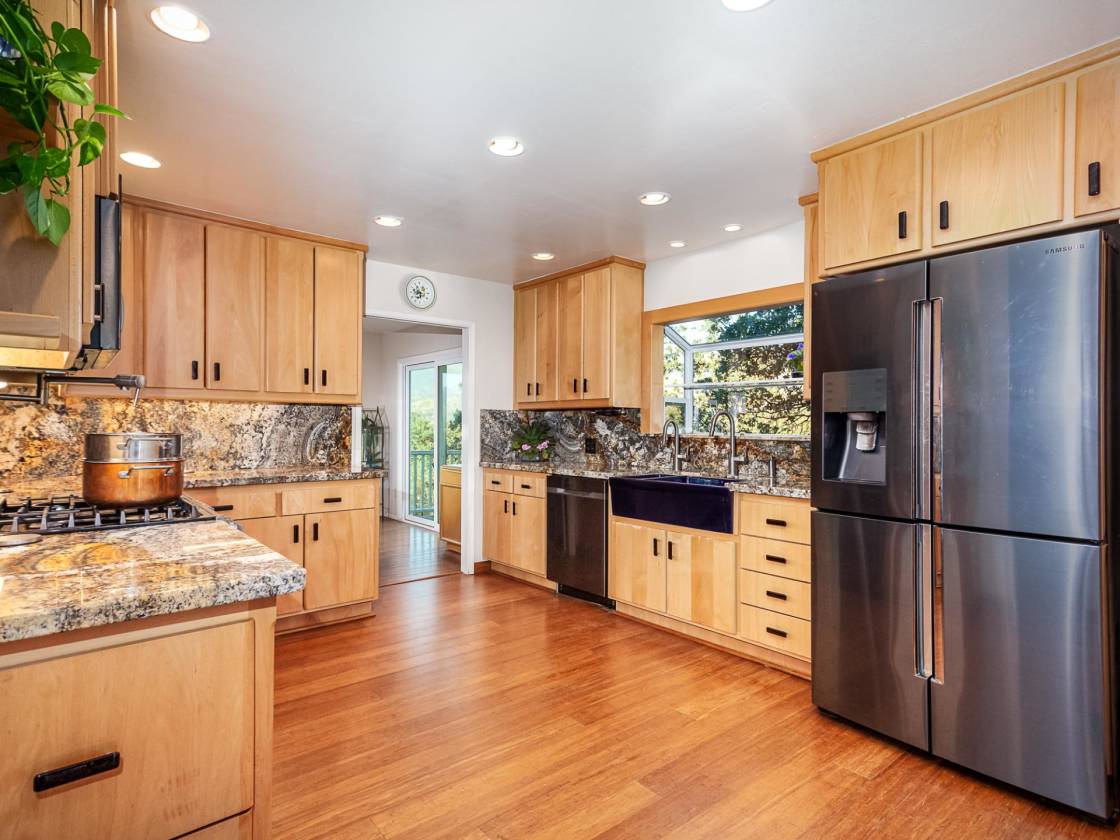 STUNNING EQUESTRIAN PROPERTY ON 10 ACRES WITH SHOP AND HAY