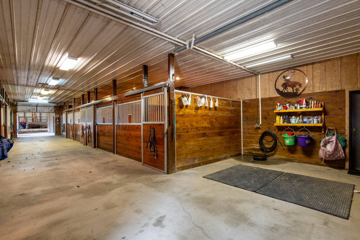 Horse farm for sale with Heated Barn, Indoor/Outdoor Arena and 5,000 sq
