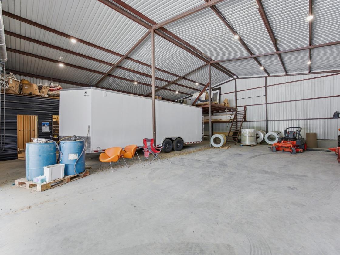 8 Acres on 2 parcels with shop and room for horses - photo 5