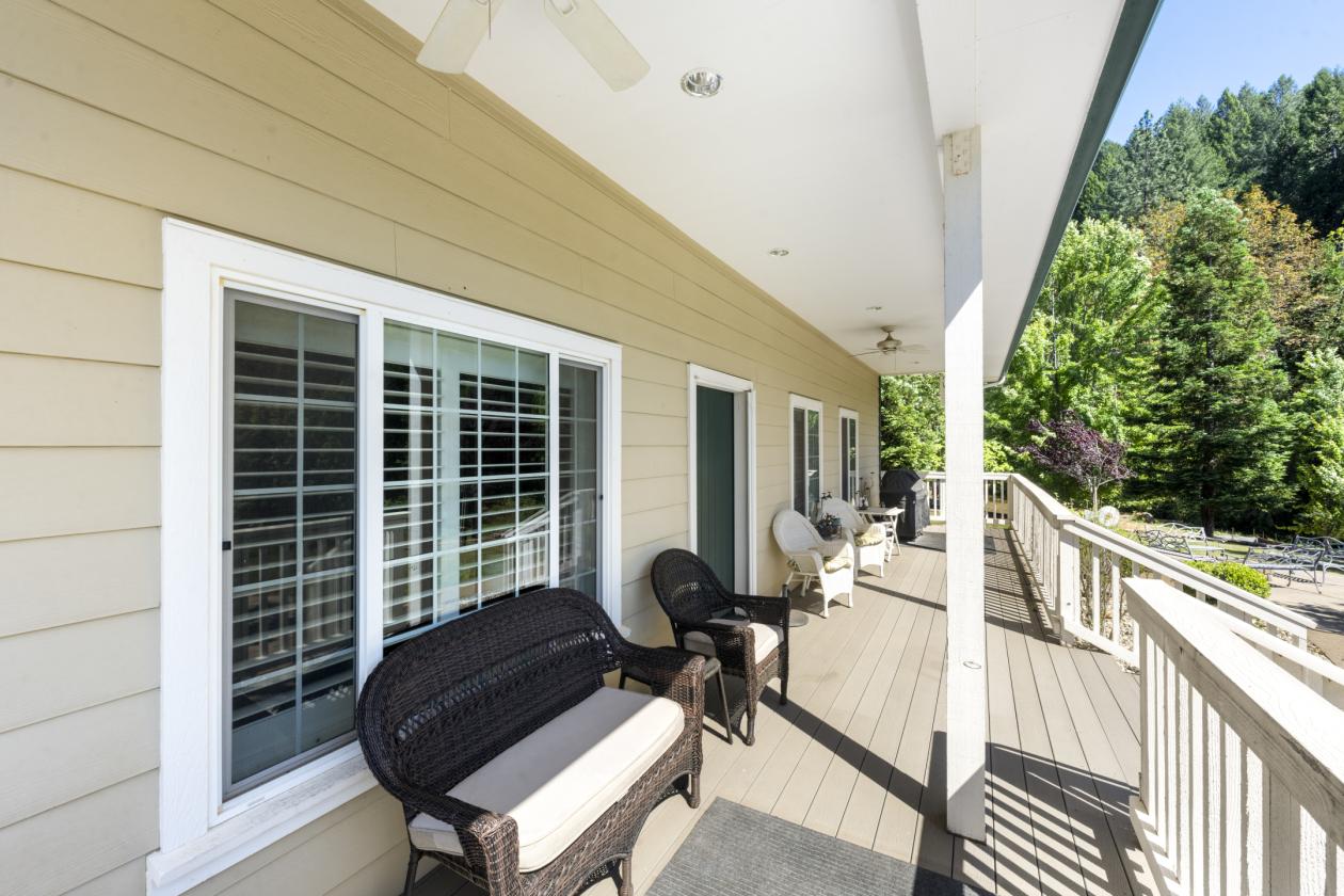 Beautiful Apple Hill Property - photo 13