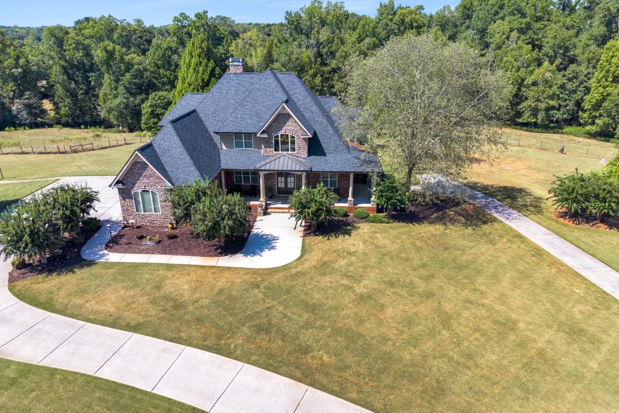 Luxury Country Estate on 15.6 Acres - photo 1